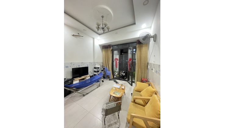 CUỐI NGUYỄN SƠN, KẾ LÊ THÚC HOẠCH - BÌNH LONG, XE HƠI THÔNG, 4x16M, 2 LẦU KIÊN CỐ, CHỈ 6.X TỶ
